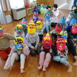 お面をつけて集合！！