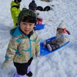 次、そりに乗るんだ!