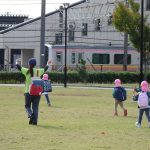 駅前公園に到着✋