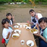 みんなが切った野菜が入ったカレーを楽しみながら食べたね！